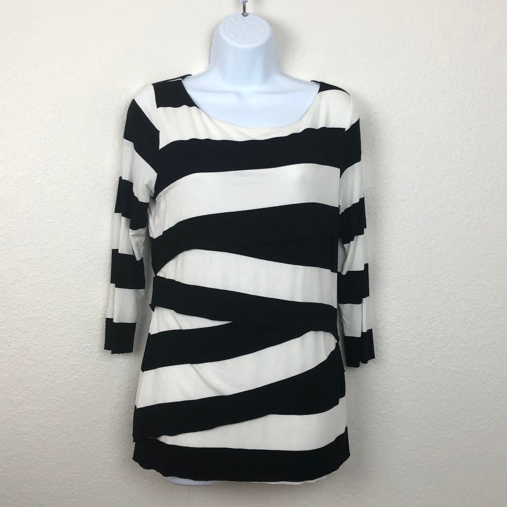 VINCE CAMUTO Black & White Stripe Tiered Top